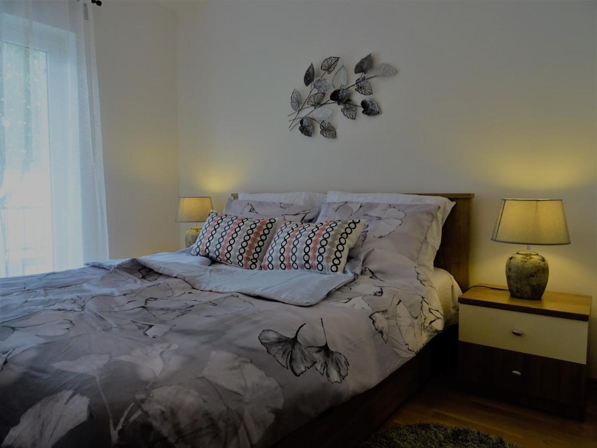 Apartments Topic Нин Екстериор снимка