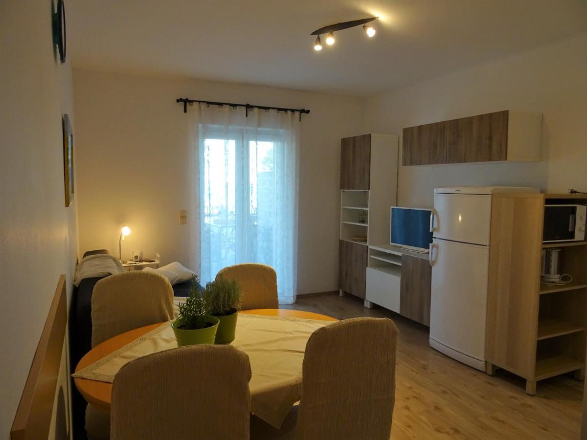 Apartments Topic Нин Екстериор снимка