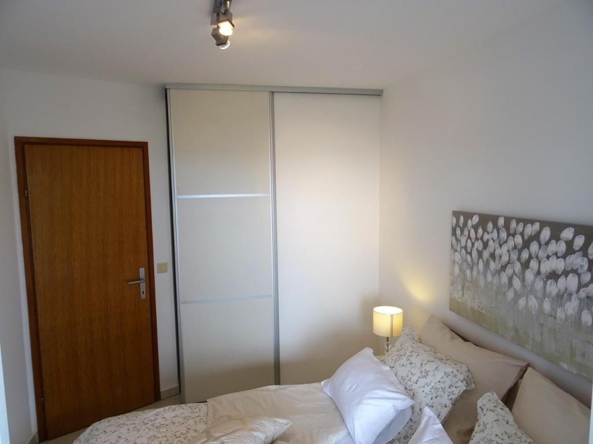 Apartments Topic Нин Екстериор снимка