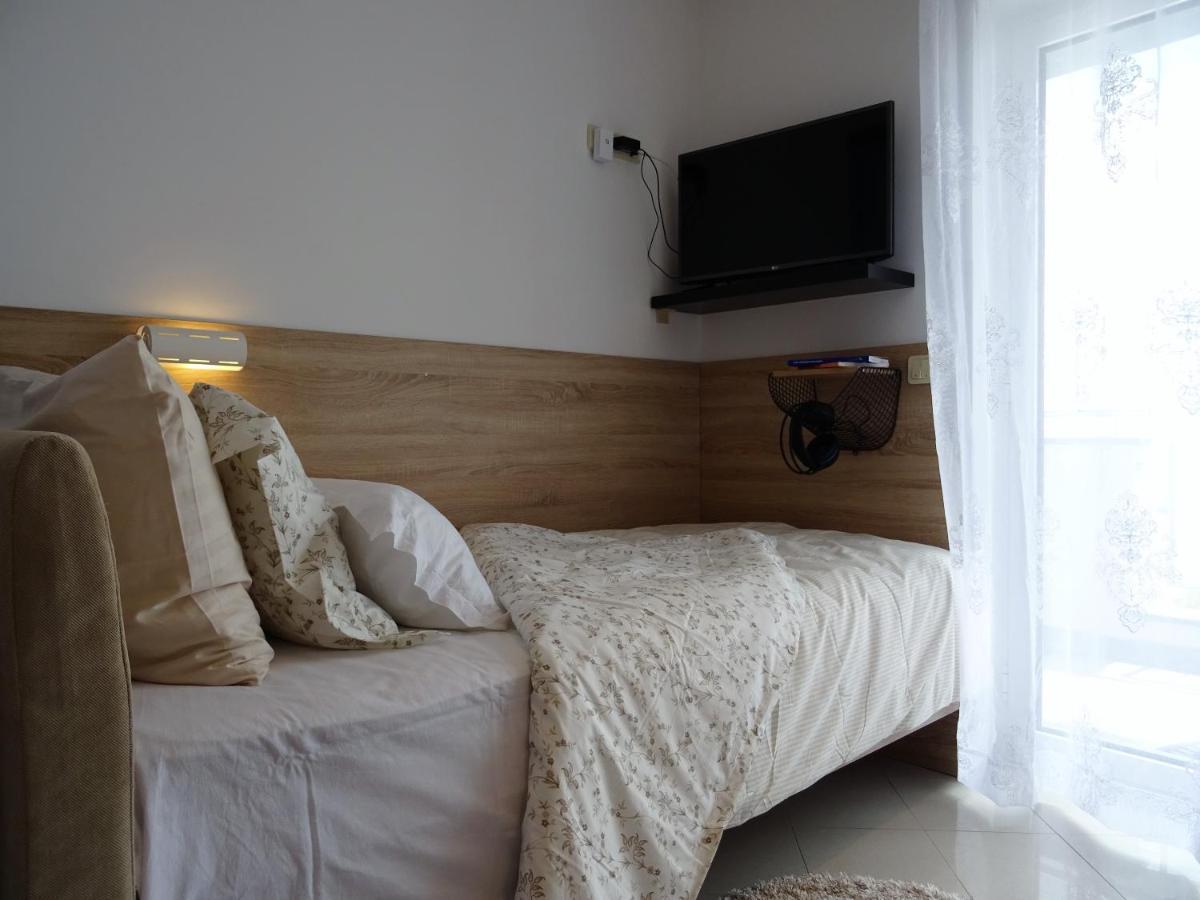 Apartments Topic Нин Екстериор снимка