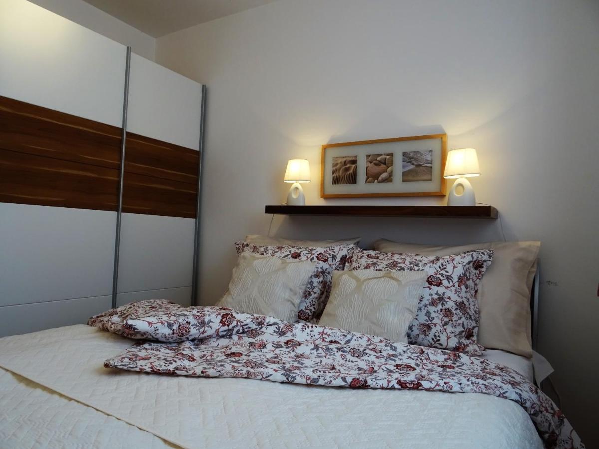 Apartments Topic Нин Екстериор снимка