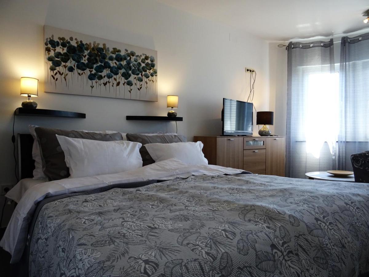 Apartments Topic Нин Екстериор снимка