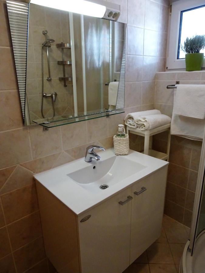 Apartments Topic Нин Екстериор снимка