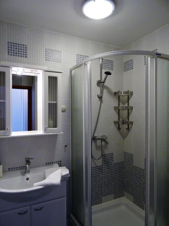 Apartments Topic Нин Екстериор снимка