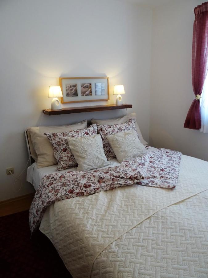 Apartments Topic Нин Екстериор снимка
