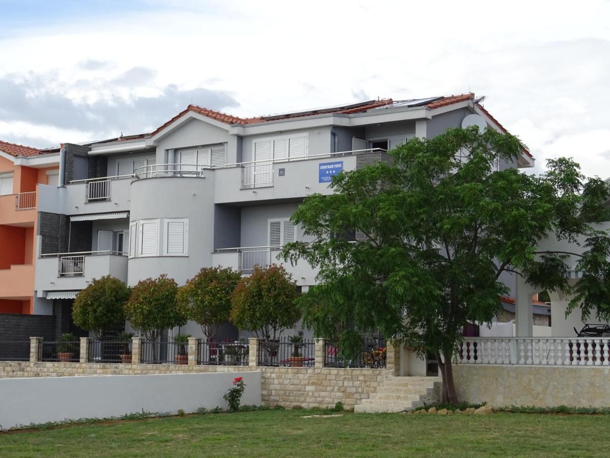 Apartments Topic Нин Екстериор снимка