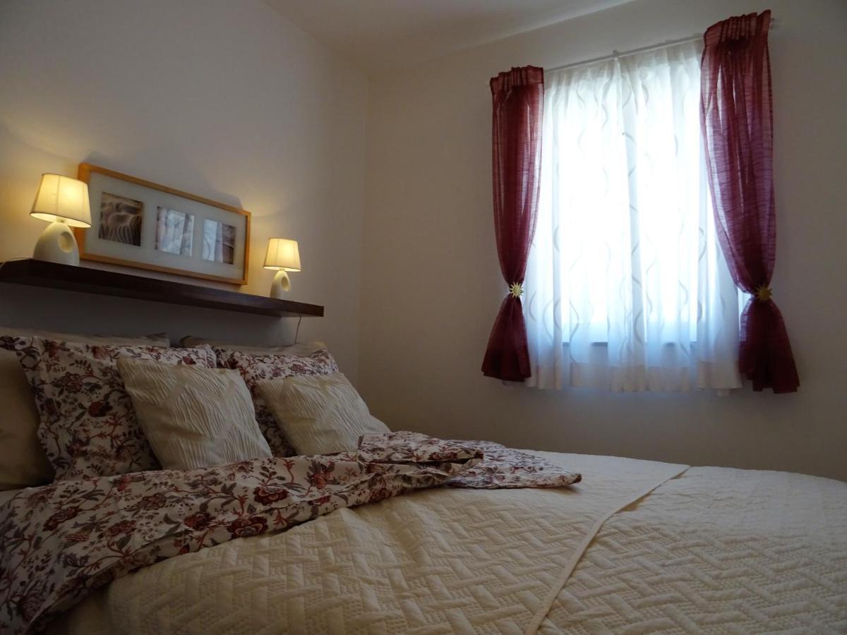 Apartments Topic Нин Екстериор снимка